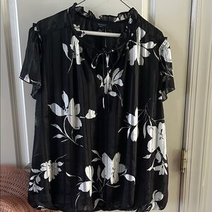 Haver London Womens Floral Black and white short sleeve Blouse 1X NWT